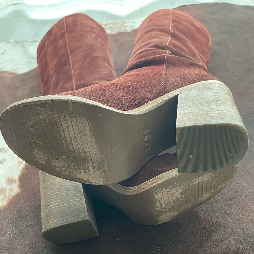 Maroon Ugg boots - Picture 7 of 10